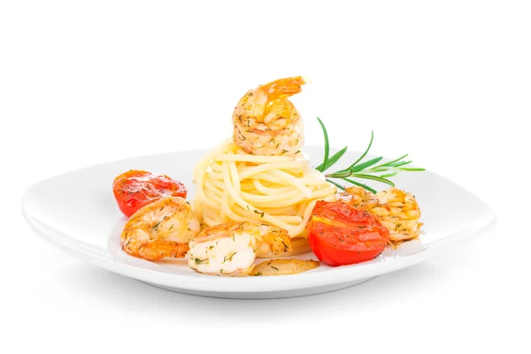 Räkor linguine med pasta. fokusera på räkor. — Stockfoto