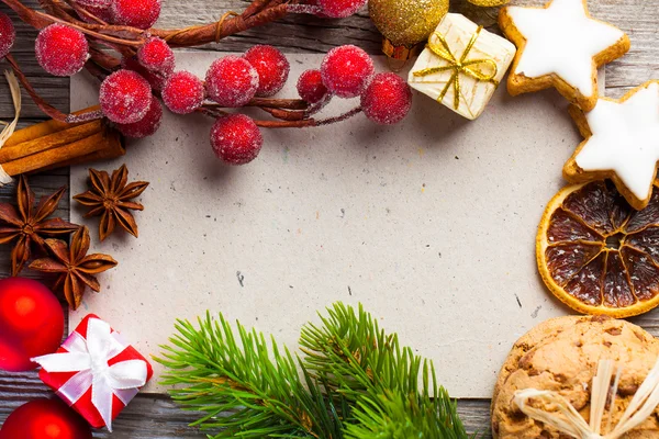 Decoración de Navidad sobre fondo de madera — Foto de Stock