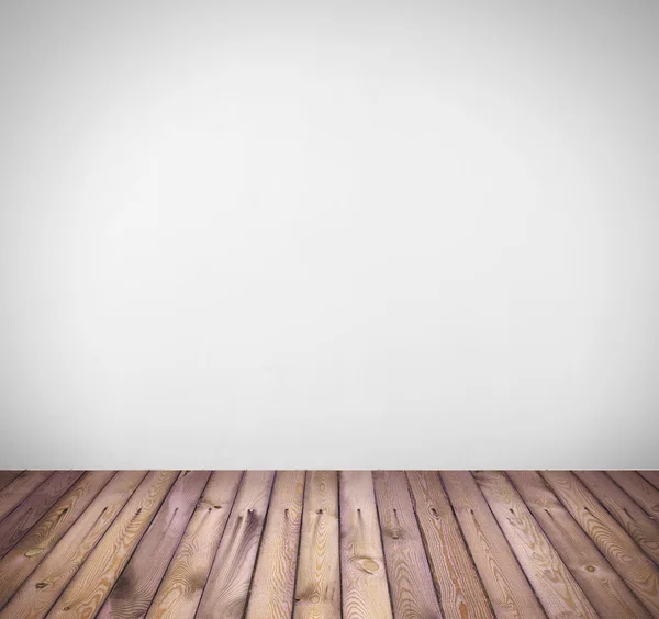 beyaz duvar ve ahşap zemin ile iç odası