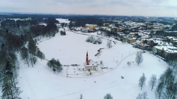 Widok Lotu Ptaka Zimowe Miasto Pokryte Śniegiem Mroźny Dzień — Wideo stockowe