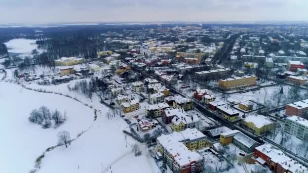 Vista Panorâmica Uma Cidade Inverno Coberta Neve Dia Gelado — Vídeo de Stock