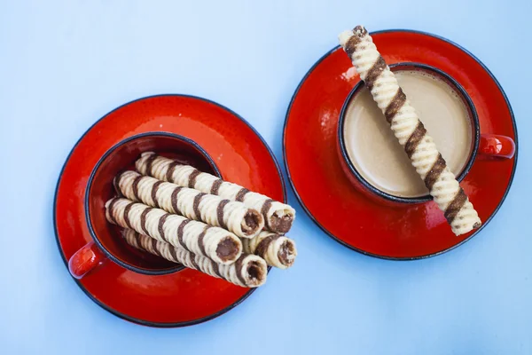 coffee and wafers of a tubule in a cup