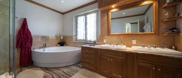 Interior, cuarto de baño cómodo — Foto de Stock