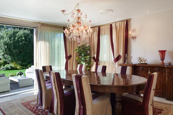 Interior, comfortable dining room — Stock Photo, Image