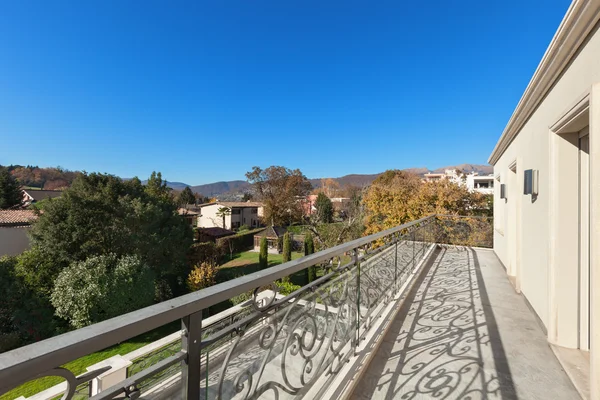 Terraço de um edifício de estilo clássico — Fotografia de Stock