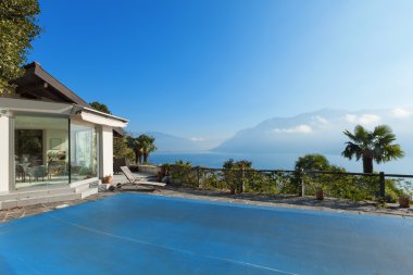 Bir dağın ev Teras