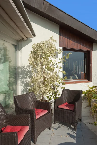 Veranda de una casa de montaña — Foto de Stock