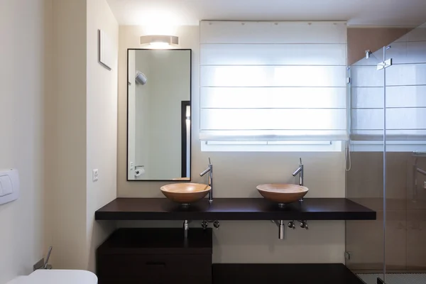 Ev tasarım, mobilyalı banyo — Stok fotoğraf