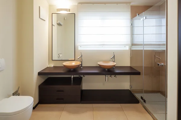 Дизайн меблевого будинку, ванна кімната — стокове фото