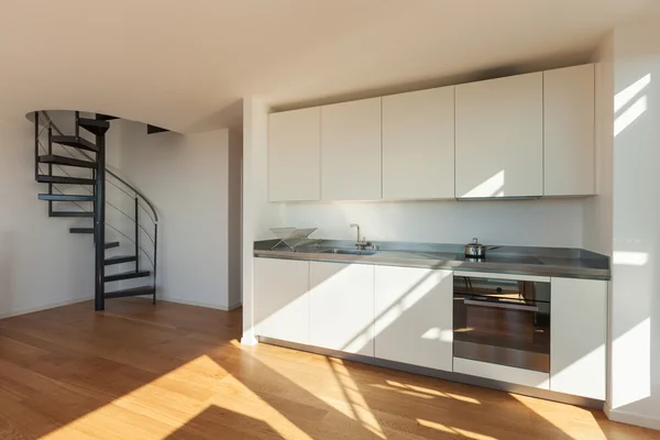 Interior, cozinha doméstica branca — Fotografia de Stock
