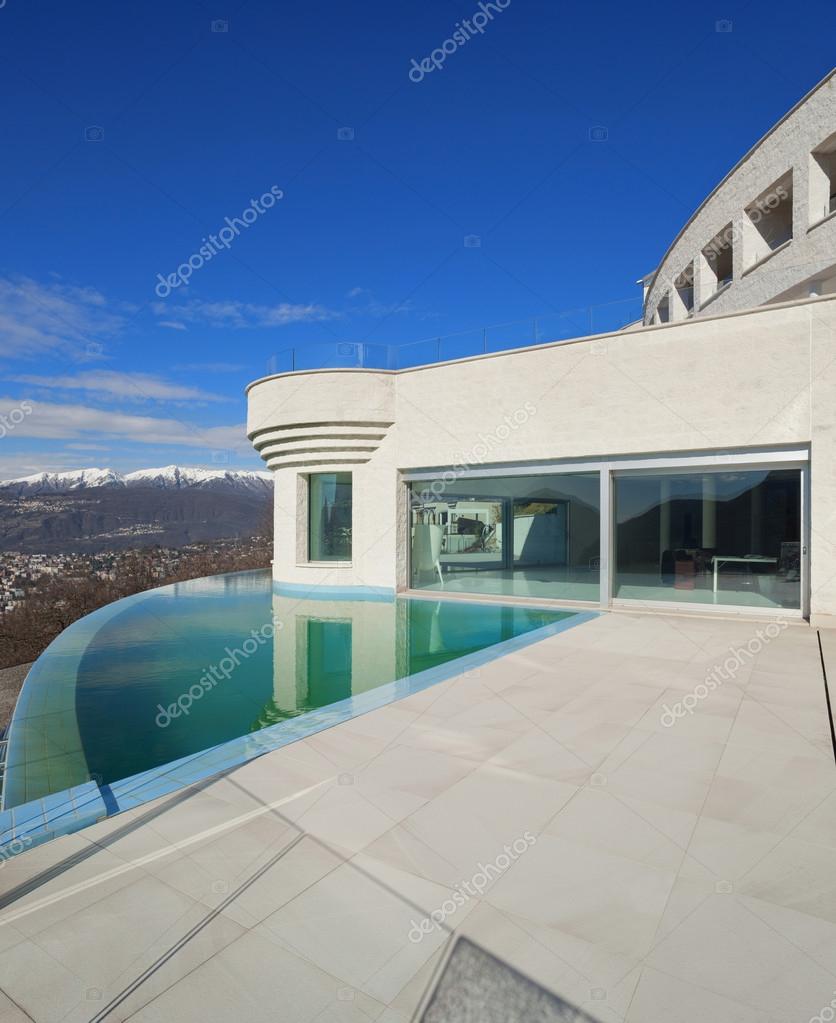 Bel Immeuble Moderne Photographie Zveiger 104535098