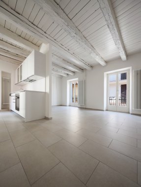 eski çatı katında iç mutfak