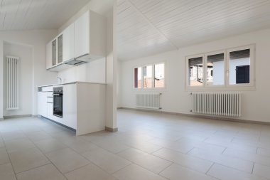 eski çatı katında iç mutfak