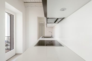 eski çatı katında iç mutfak