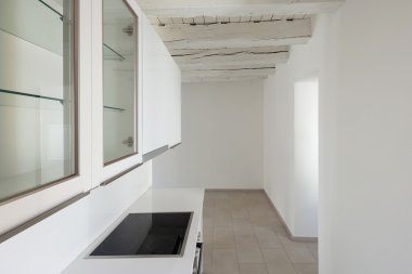 eski çatı katında iç mutfak