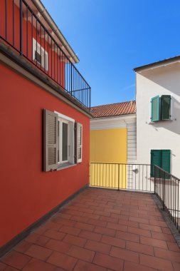 kırmızı bir ev Teras