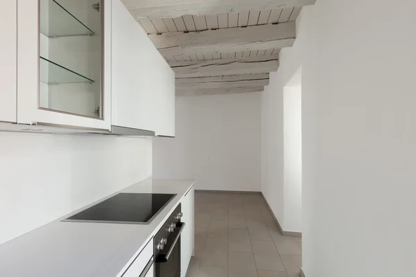 Hausküche im alten Dachboden — Stockfoto