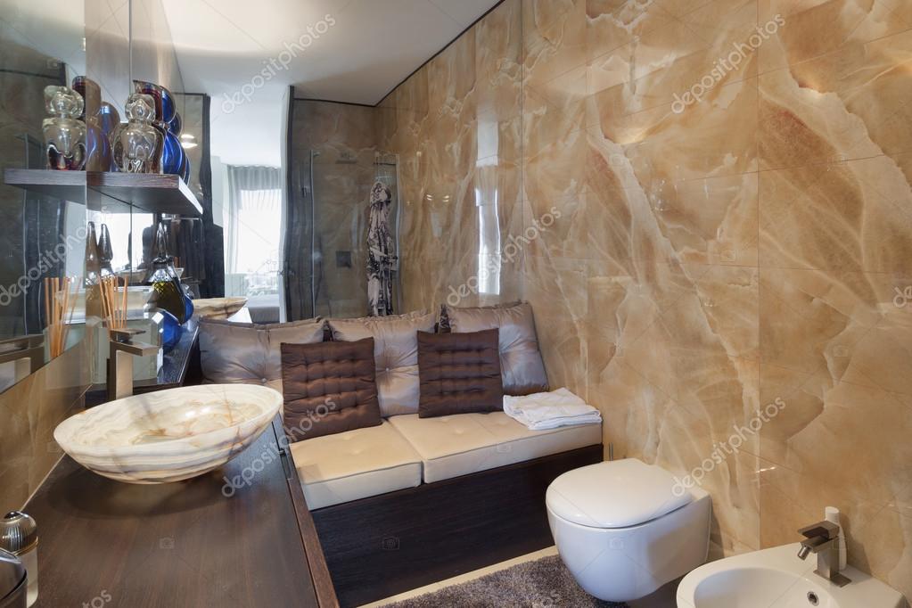 Interno del bagno bellissimo — Foto Stock © Zveiger #107560292 Interno del bagno bellissimo — Foto Stock © Zveiger #107560292