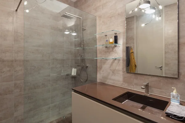 Красиві мармурова ванна кімната — стокове фото
