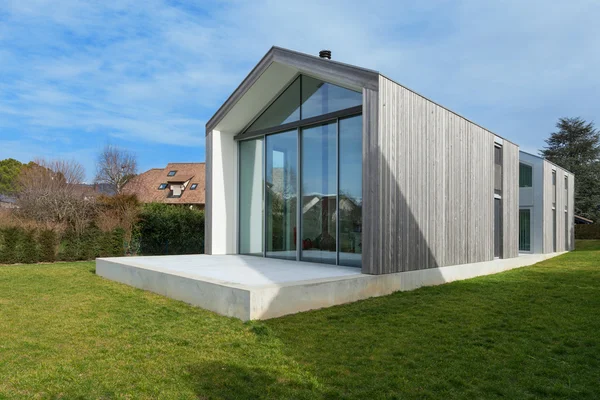 Buitenkant van een modern huis — Stockfoto