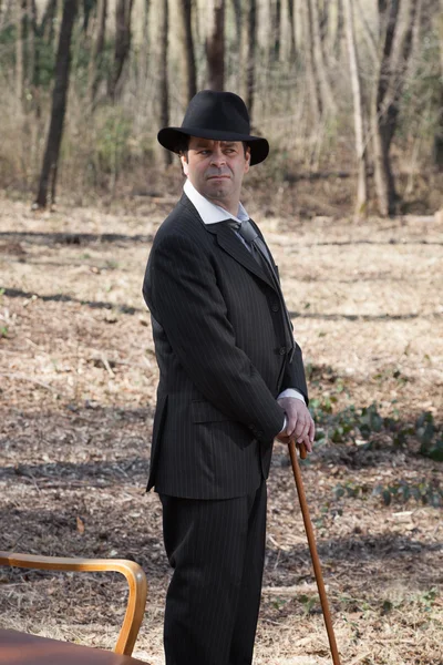 Man standing alone in the woods — Stock Photo, Image