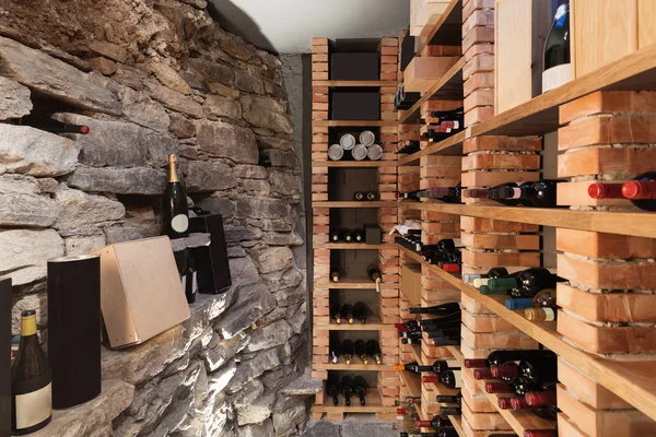 Wine cellar in luxury house — Stock Photo, Image