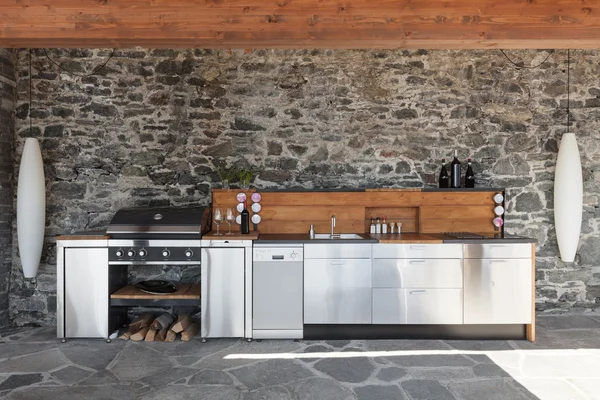 Moderne keuken met barbecue — Stockfoto