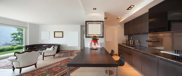 Interior, espacio abierto con cocina y sala de estar — Foto de Stock