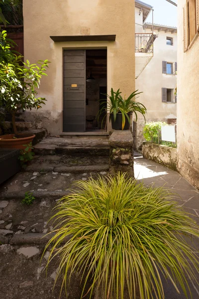 Exterior of vintage house, facade — Stock Photo, Image