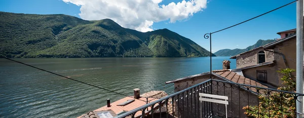 Panorama van het meer van Lugano vanaf Gandria — Stockfoto