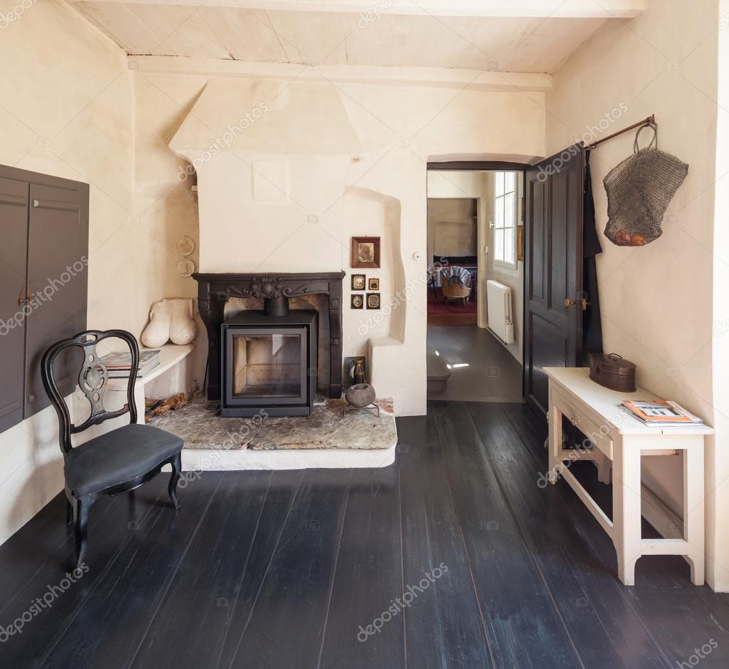 Gemeubileerd huis vintage, woonkamer — Stockfoto © Zveiger #114350190 Gemeubileerd huis vintage, woonkamer — Stockfoto © Zveiger #114350190