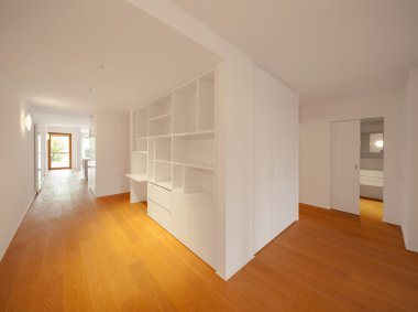 Modern apartmanın içinde.
