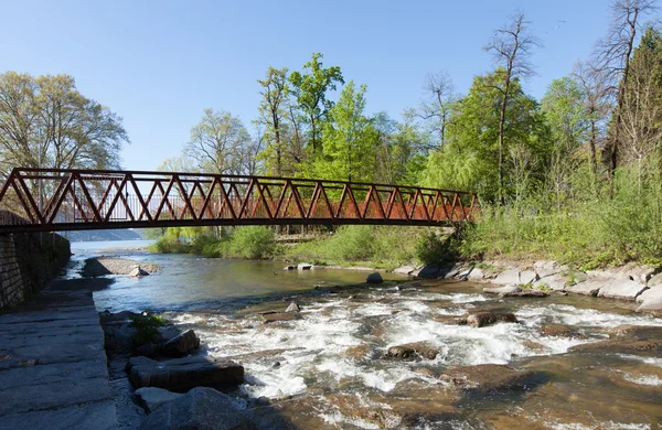 Pont sur la rivière à Lugano au printemps — Photo