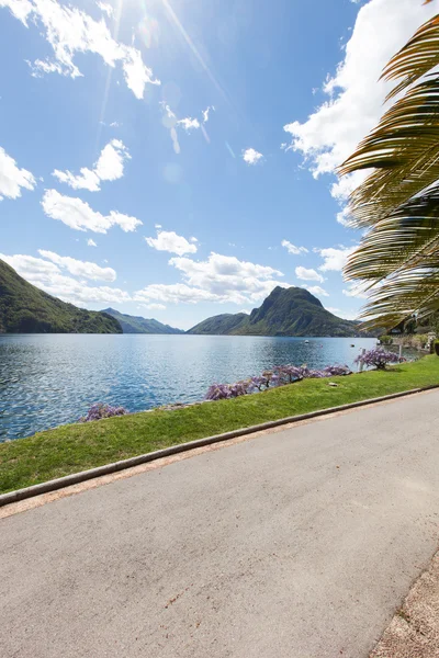 Vista do lago Lugano — Fotografia de Stock