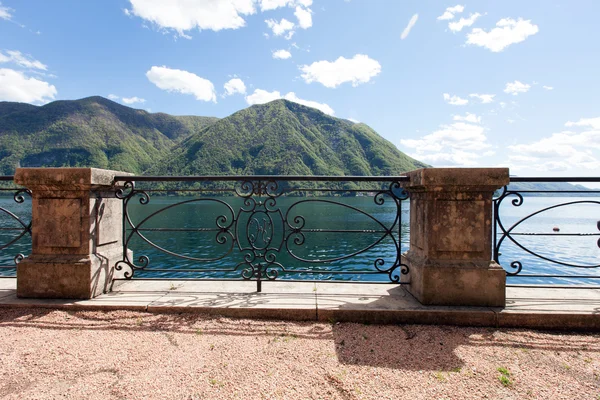 Vista do lago Lugano — Fotografia de Stock