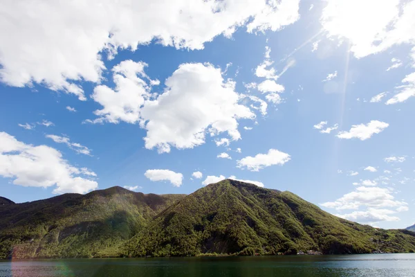 Pohled na Luganské jezero — Stock fotografie
