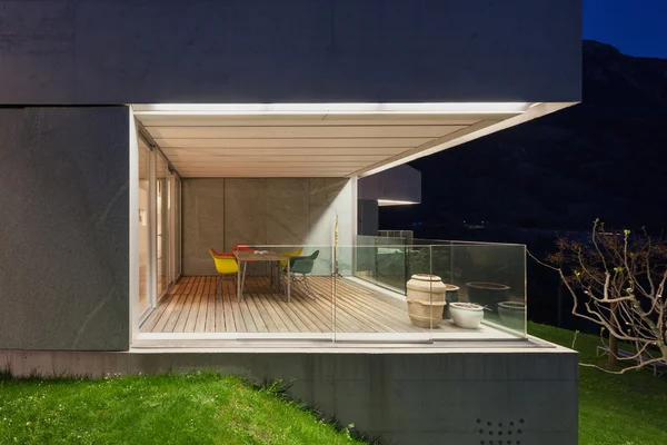 Maison en béton, terrasse — Photo