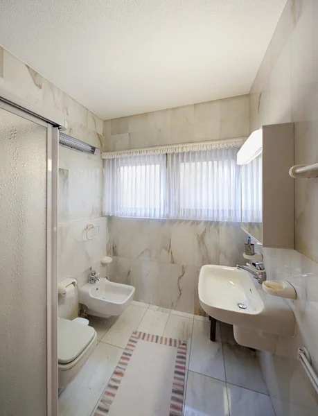 Interior, baño doméstico — Foto de Stock