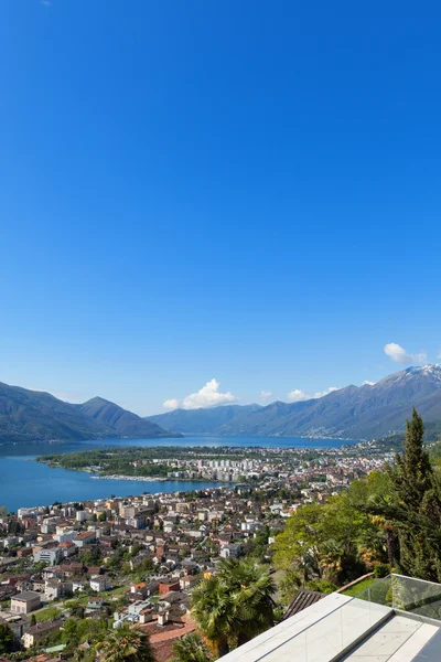 Panoramablick auf den Lago Maggiore — Stockfoto