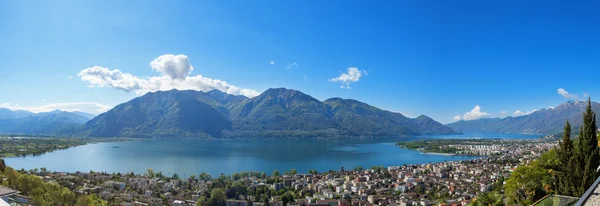 Panorama do lago maggiore — Fotografia de Stock