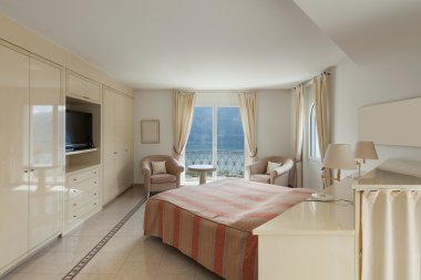 Evin konforlu yatak odası