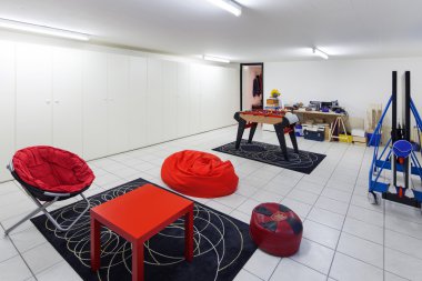 Gençler için iç, Oyun Odası