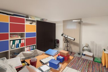 Bozukluğu nesnelerle iç, Oda