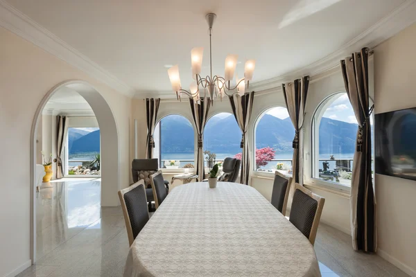 Sala da pranzo in casa di lusso — Foto Stock