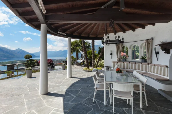 Porch of a beautiful house — Stock Photo, Image