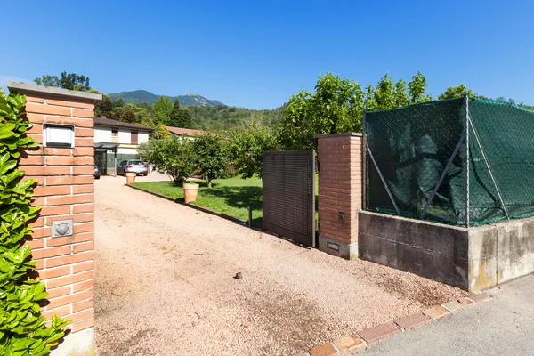 Puerta de entrada de una casa —  Fotos de Stock