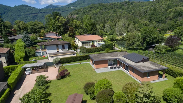 Vue aérienne d'un quartier résidentiel — Photo