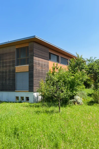 Eco house, outdoors — Stock Photo, Image