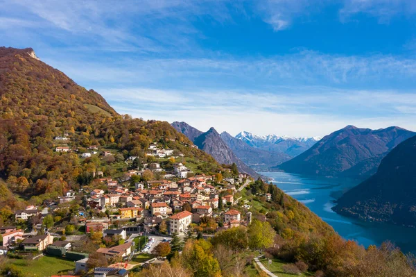Luchtfoto Van Het Meer Van Lugano Het Dorp Monte Bre — Stockfoto