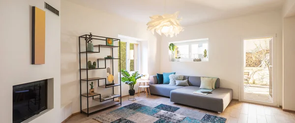 Panorama Des Großen Modernen Wohnzimmers Mit Design Sofa Und Großen — Stockfoto